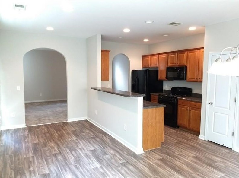 806 Topaz Vly, Holly Springs, GA 30114