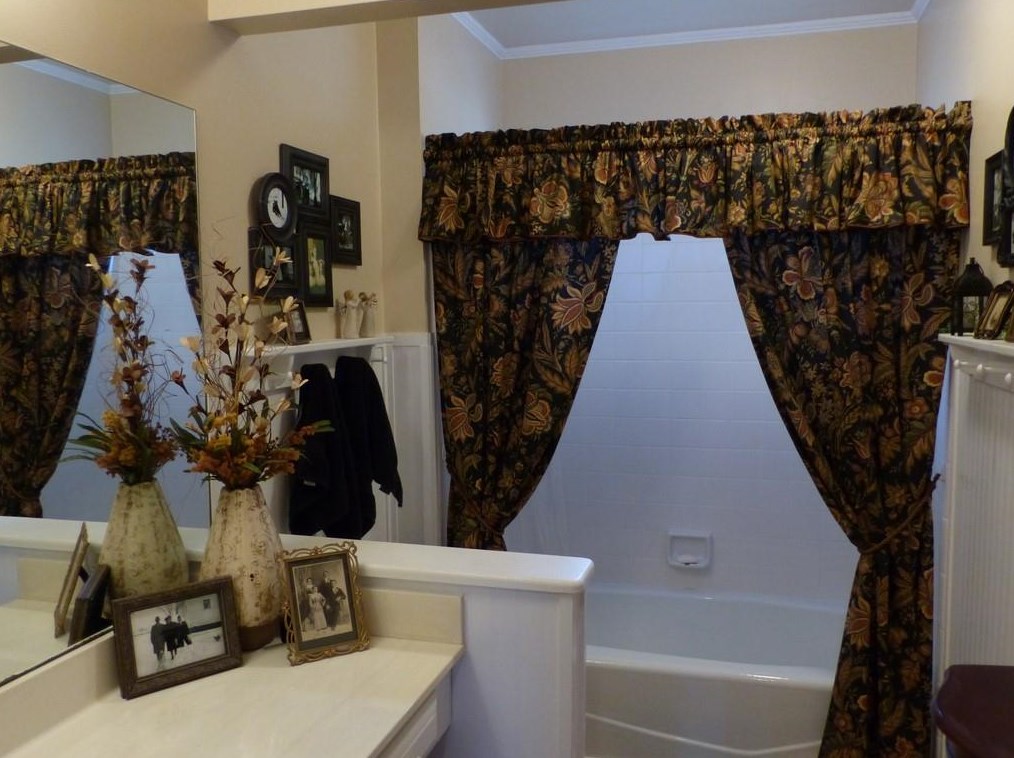 280 Sarah Ln, Lawrenceville GA 30046-7458 exterior