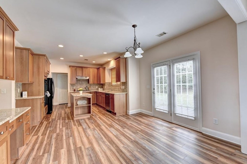 12512 Huntington Trce Ln, Alpharetta GA 30005-7504 exterior