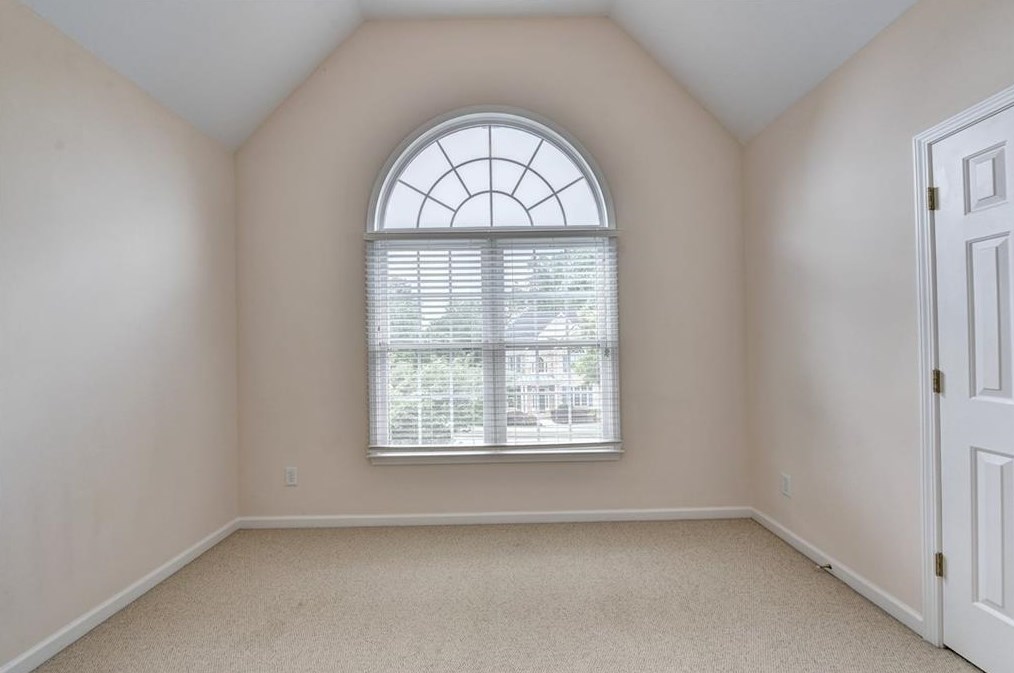 12512 Huntington Trce Ln, Alpharetta GA 30005-7504 exterior