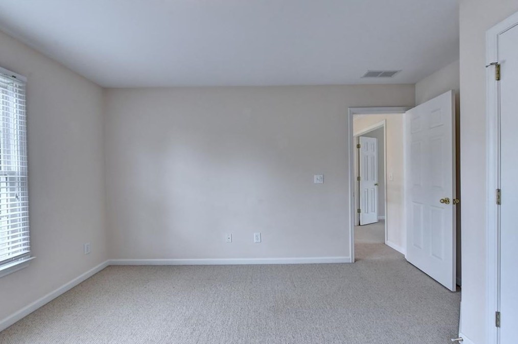 12512 Huntington Trce Ln, Alpharetta GA 30005-7504 exterior