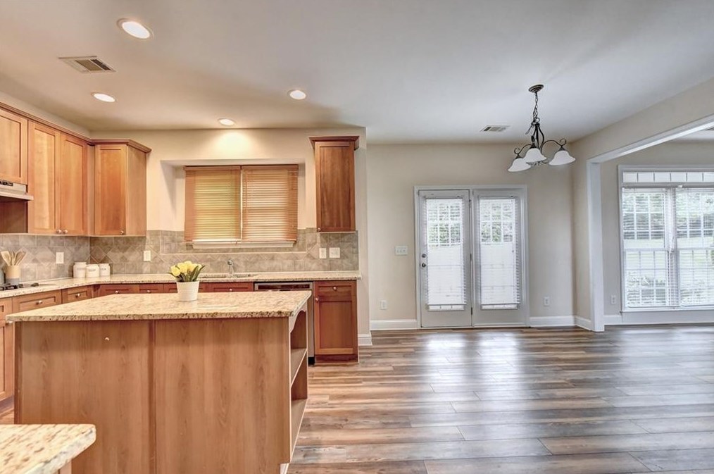 12512 Huntington Trce Ln, Alpharetta GA 30005-7504 exterior