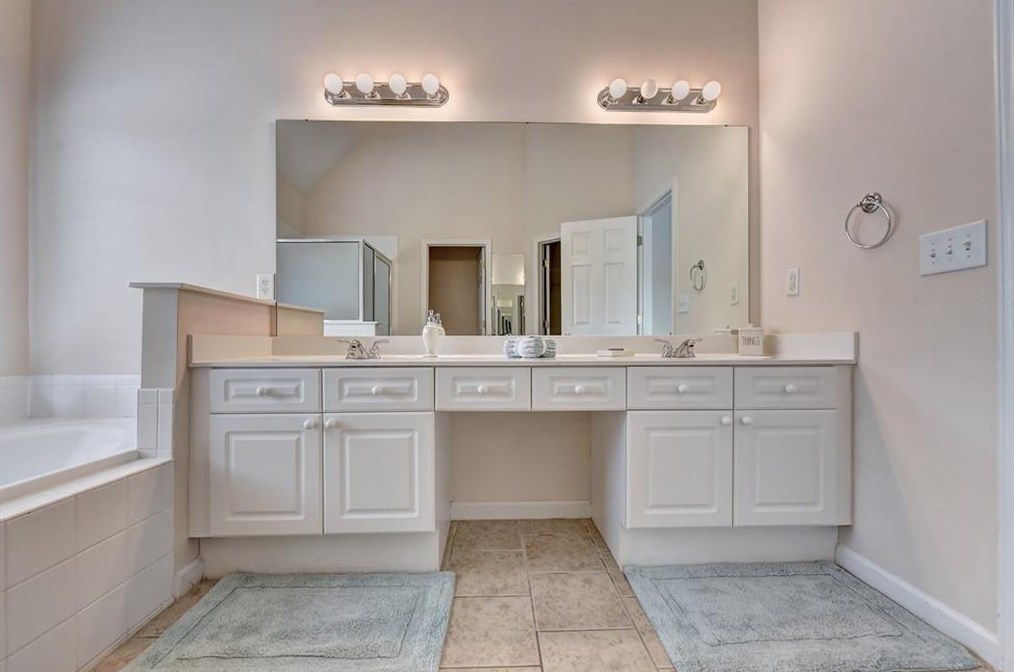 12512 Huntington Trce Ln, Alpharetta GA 30005-7504 exterior