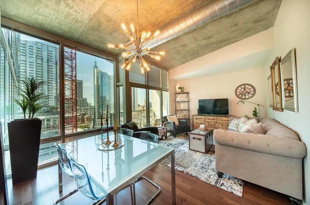 923 Peachtree St, Atlanta GA  30309-4458 exterior