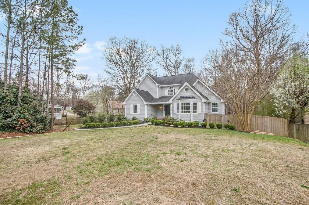 1828 Kelvin Dr, Lawrenceville, GA 30043-3135
