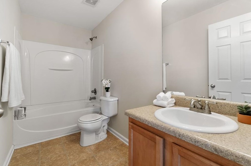 5557 Sable Way, Atlanta GA  30349-8838 exterior