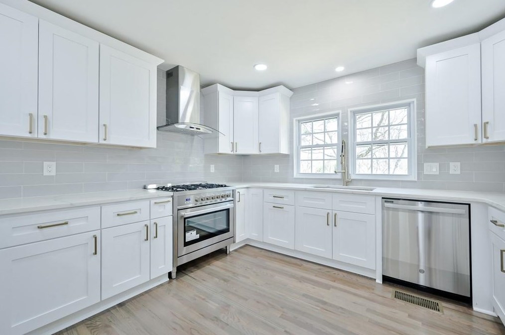 3242 Highland Dr, Smyrna GA  30080-3736 exterior