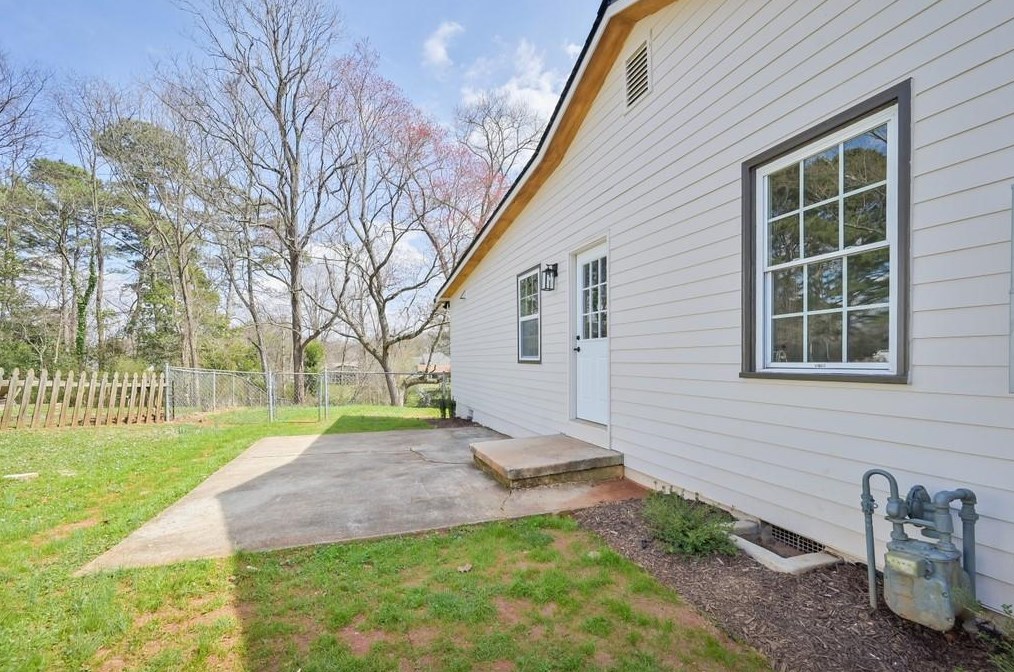 3242 Highland Dr, Smyrna GA  30080-3736 exterior