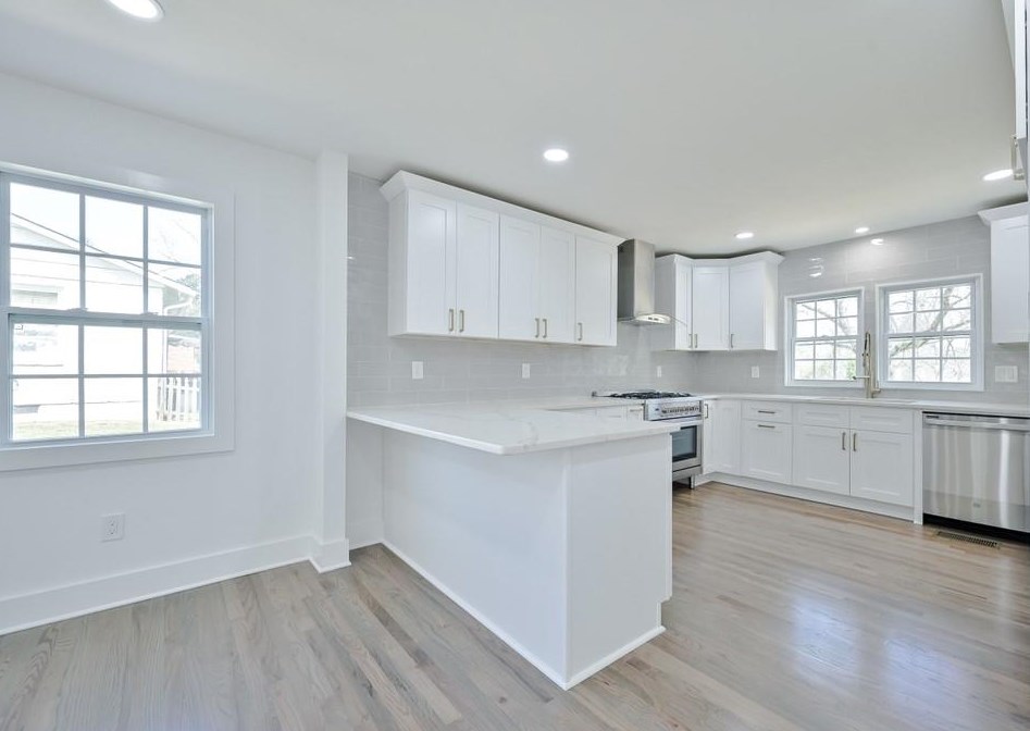 3242 Highland Dr, Smyrna GA  30080-3736 exterior