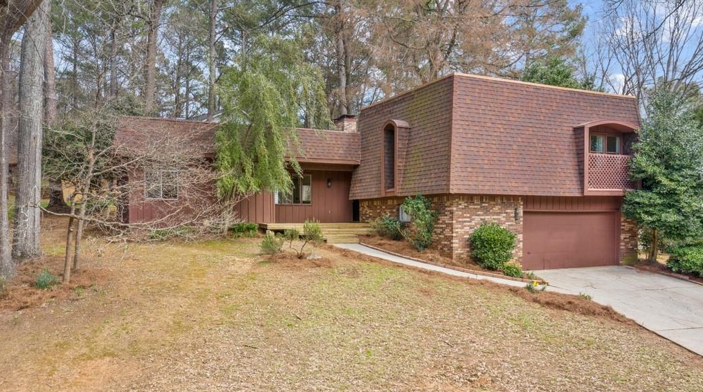 700 Cedar Knoll Dr, Roswell, GA 30076-2800