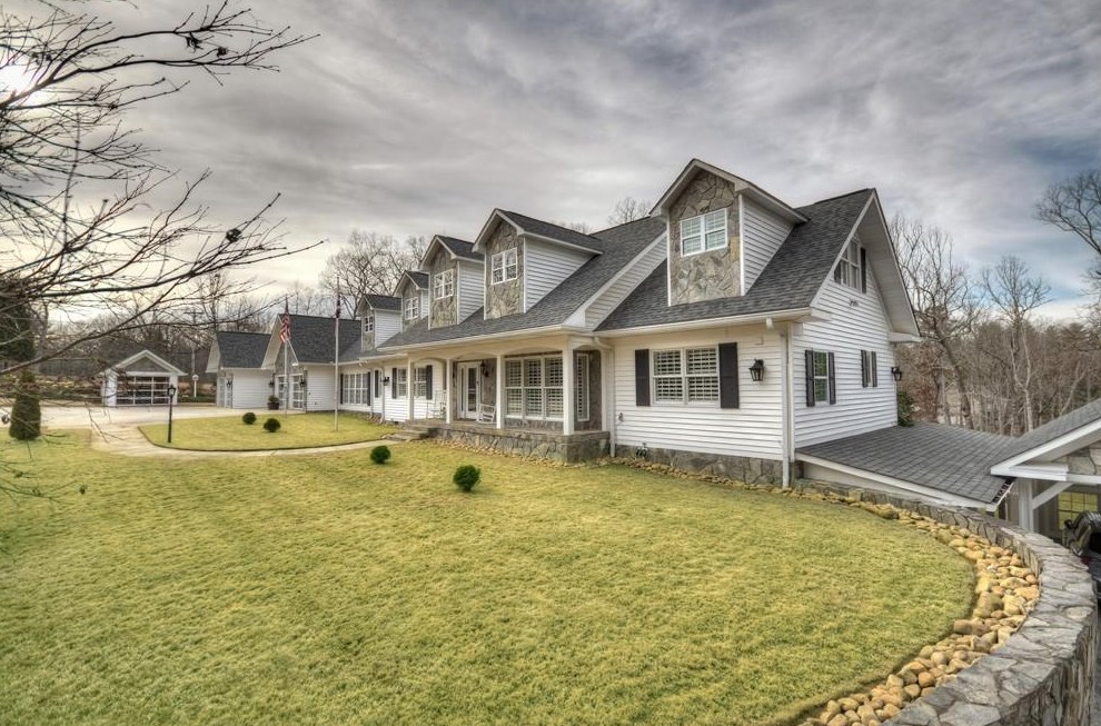 629 Eaton Rd, Blue Ridge, GA 30513-5746