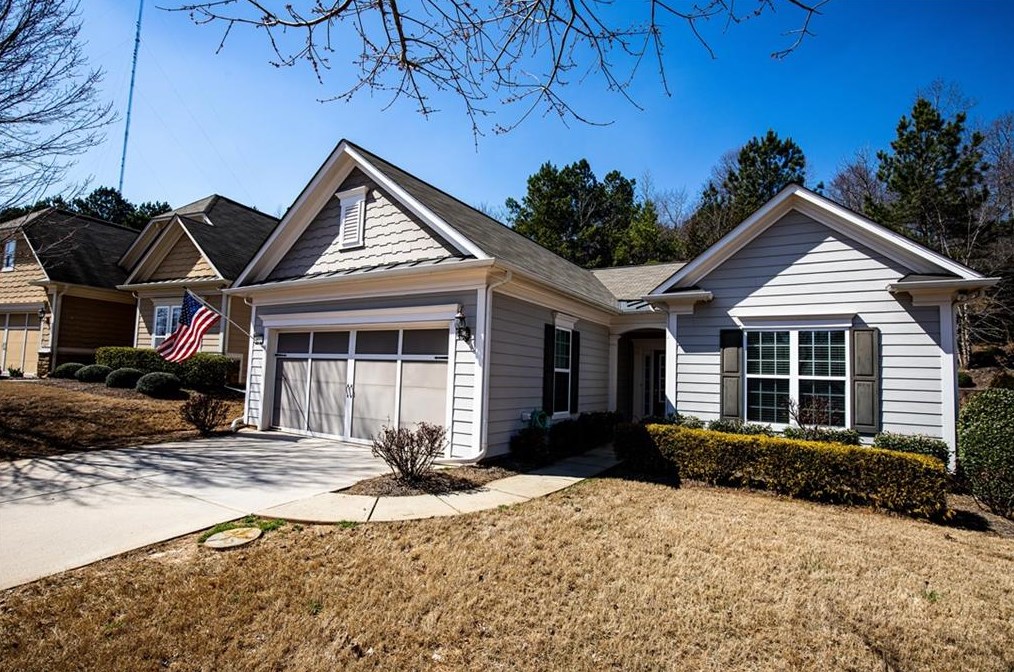 6412 Autumn Crest Ln, Hoschton, GA 30548-8252