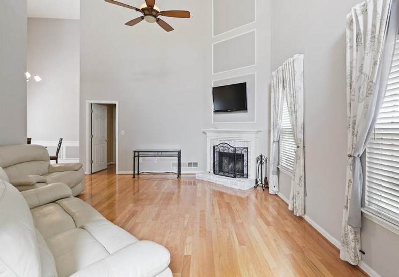 2285 Ashton Dr, Roswell, GA 30076-4209