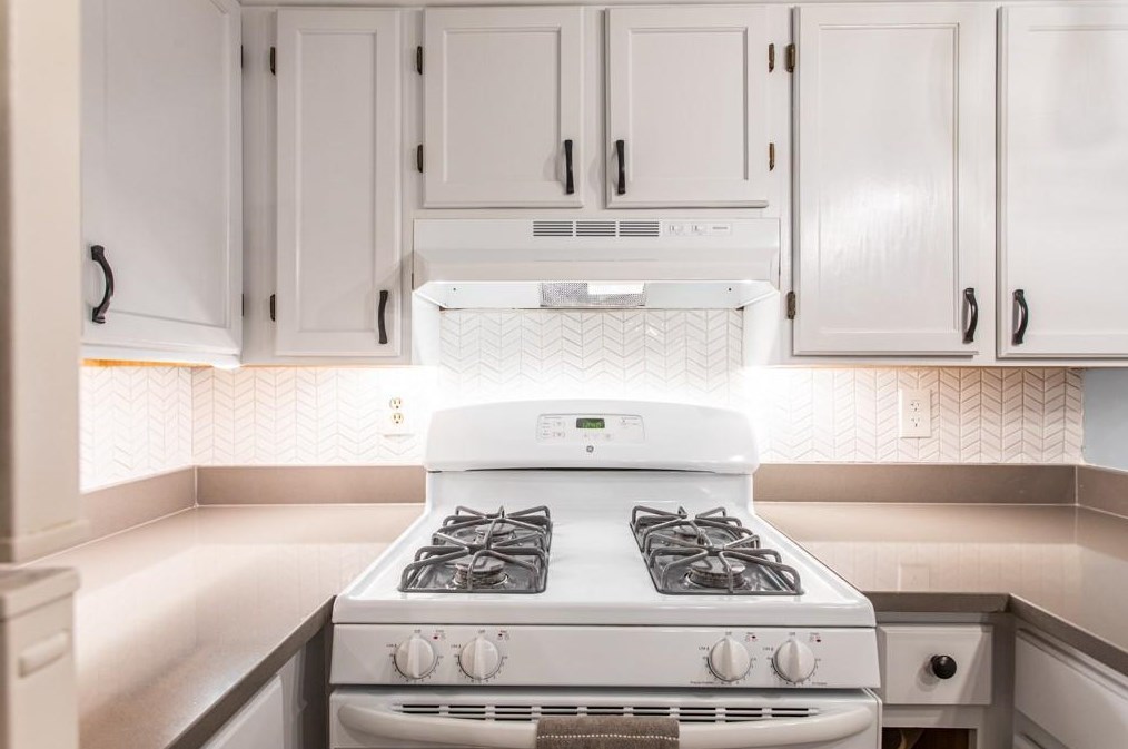 2076 Brian Way, Decatur GA  30033-3830 exterior