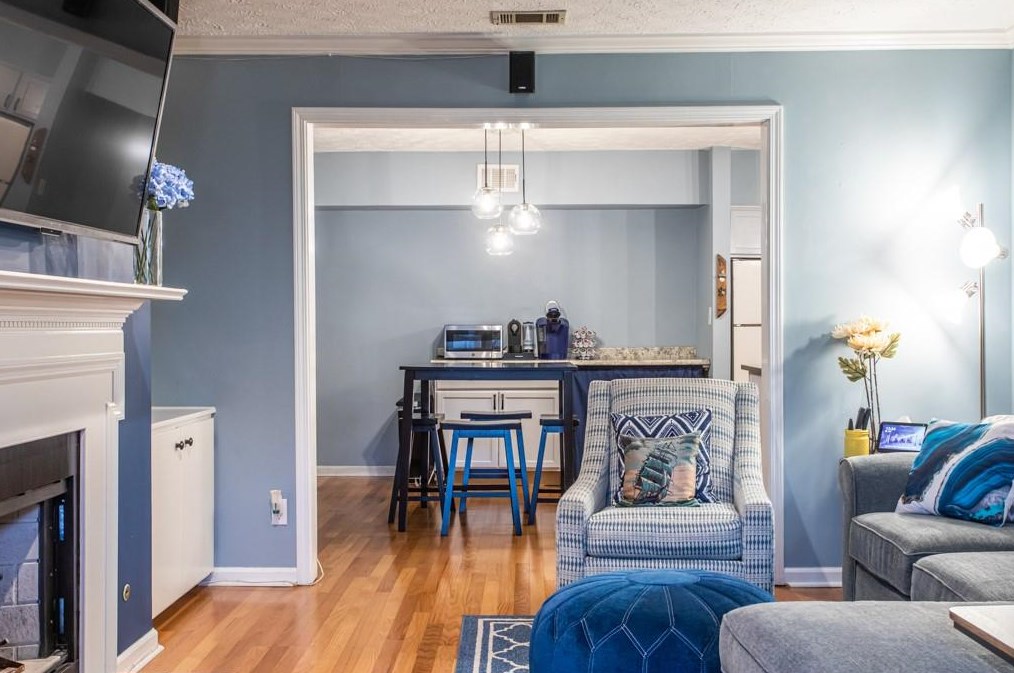 2076 Brian Way, Decatur GA  30033-3830 exterior