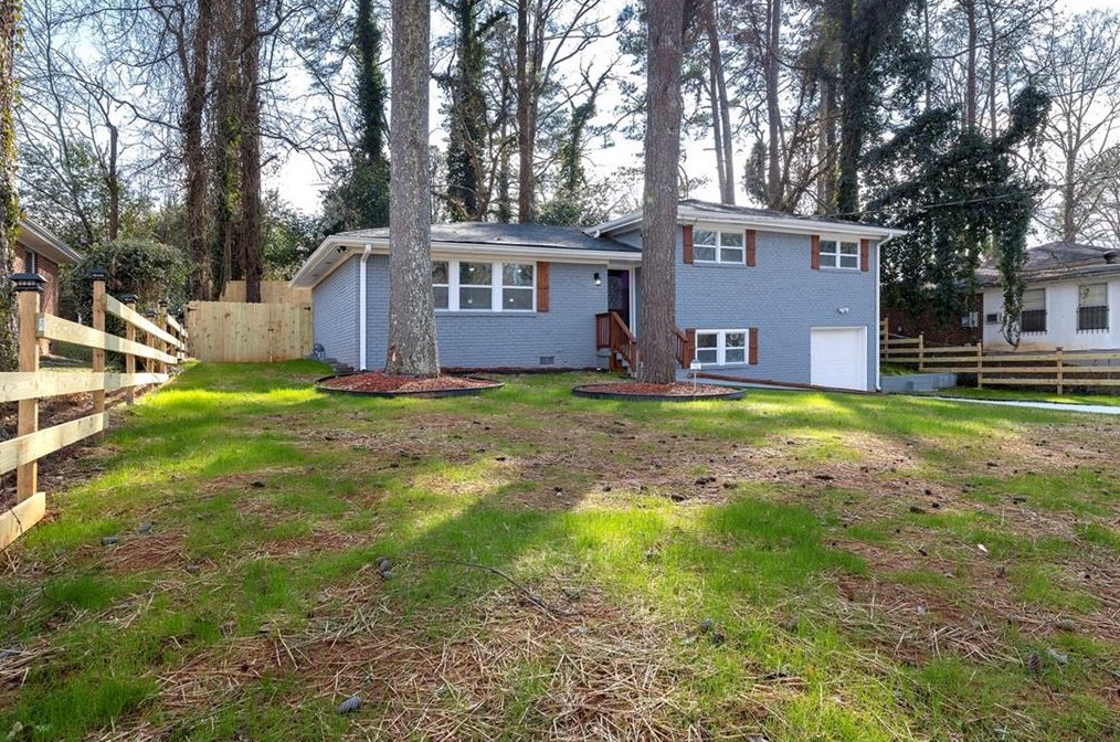 2543 Fontaine Cir, Decatur GA  30032-5644 exterior