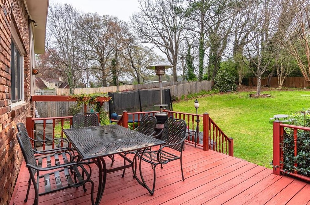 1643 Spruce Valley Dr, Decatur GA  30033-2503 exterior