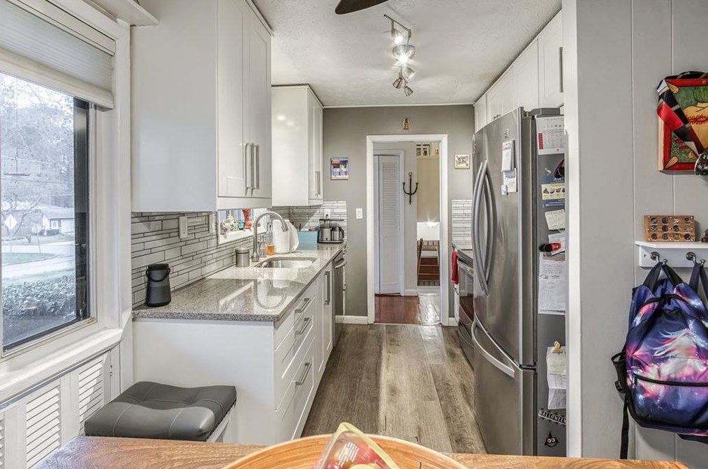 1643 Spruce Valley Dr, Decatur, GA 30033-2503