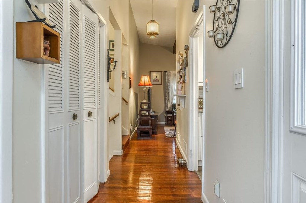 1643 Spruce Valley Dr, Decatur GA  30033-2503 exterior