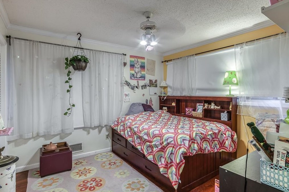 1643 Spruce Valley Dr, Decatur GA  30033-2503 exterior