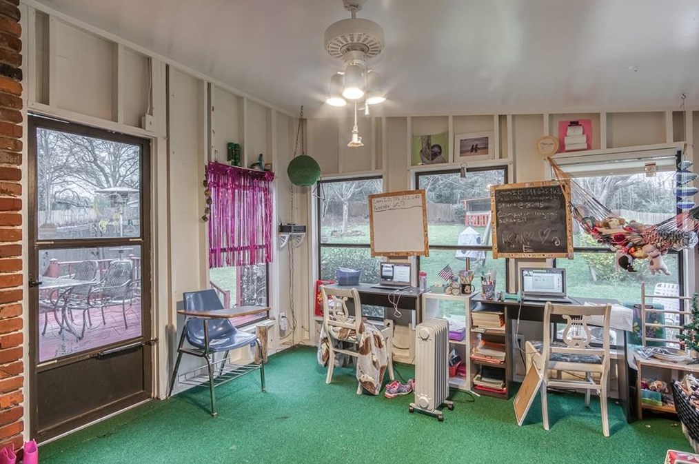 1643 Spruce Valley Dr, Decatur GA  30033-2503 exterior