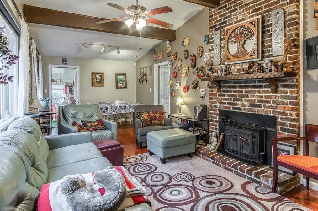 1643 Spruce Valley Dr, Decatur GA  30033-2503 exterior