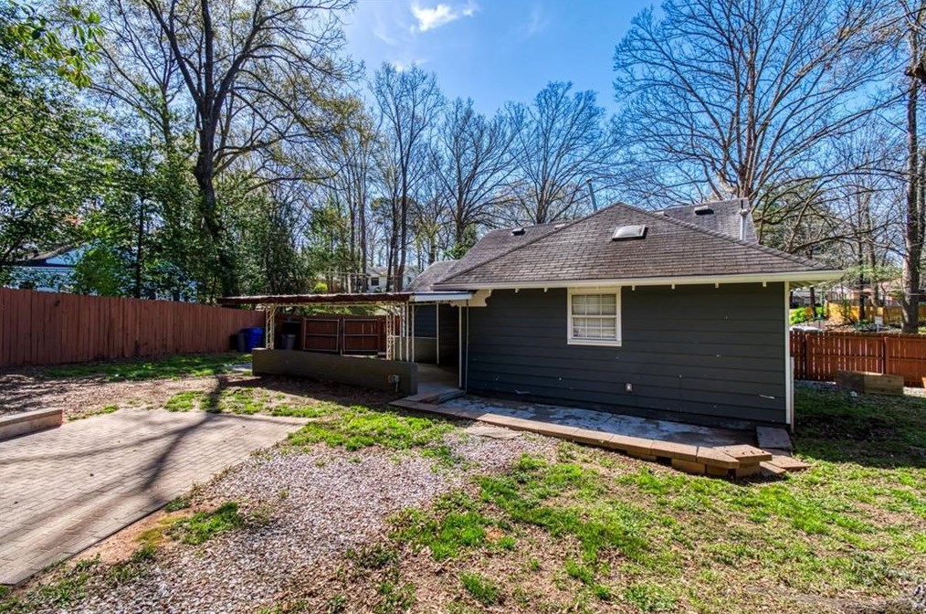 2848 Midway Rd, Decatur GA  30030-4635 exterior