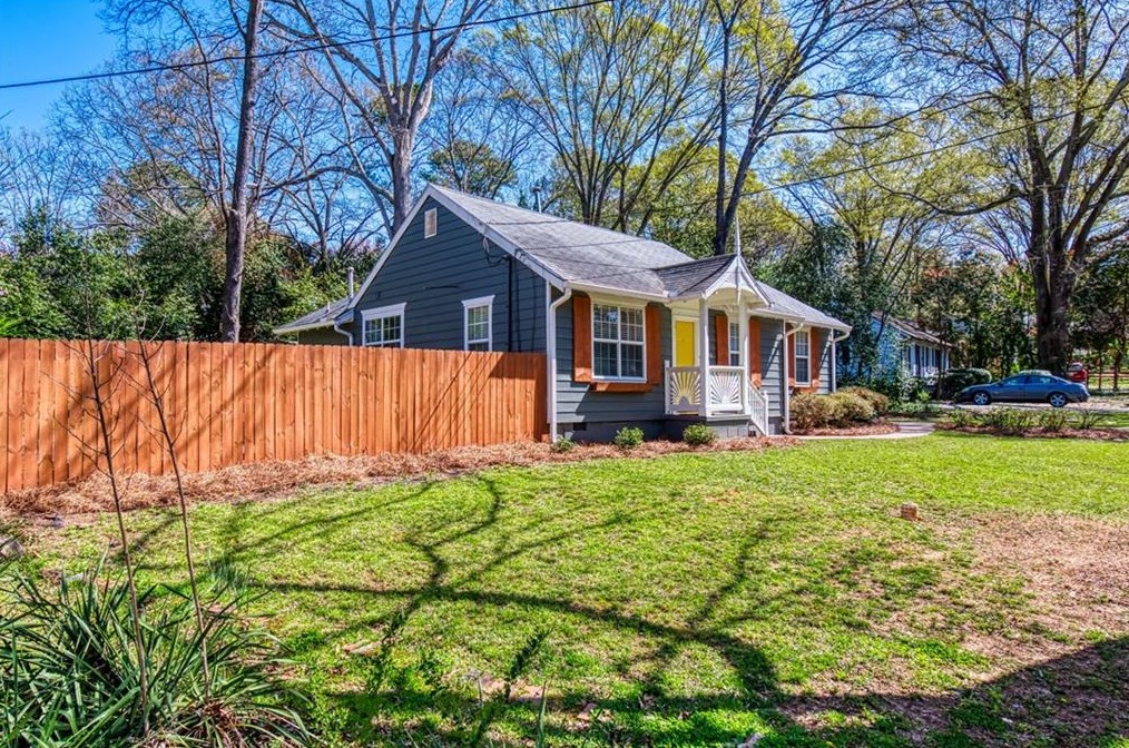 2848 Midway Rd, Decatur GA  30030-4635 exterior