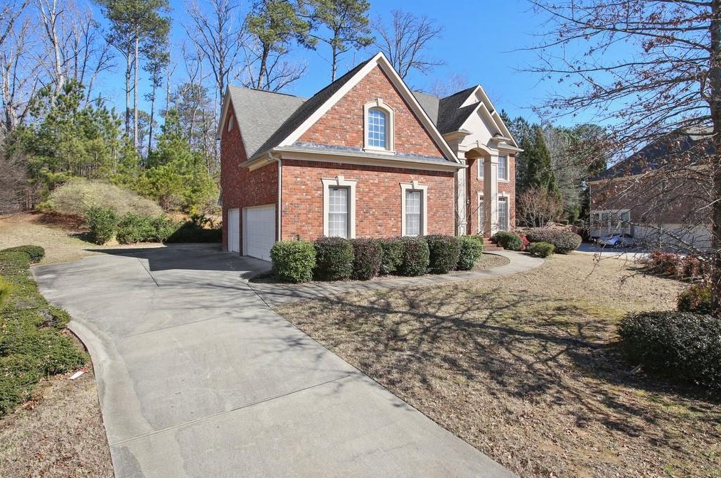 1012 Willowood Ln, Atlanta, GA 30331-9008