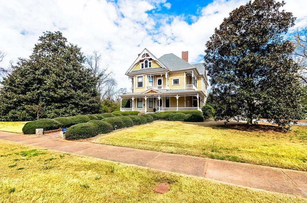 308 W Hightower Trail, Social Circle, GA 30025