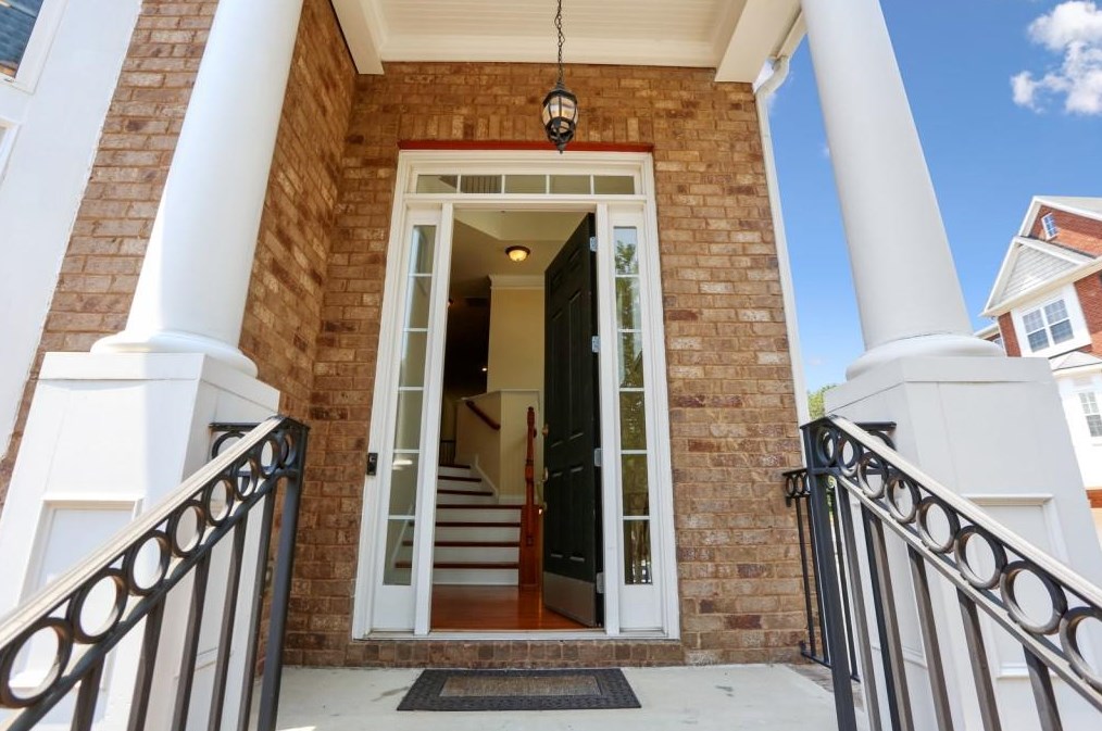 1600 Rivergreen Ct, Atlanta, GA 30339-8548