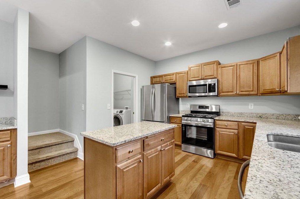 12595 Huntington Trce Ln, Alpharetta GA 30005-7504 exterior