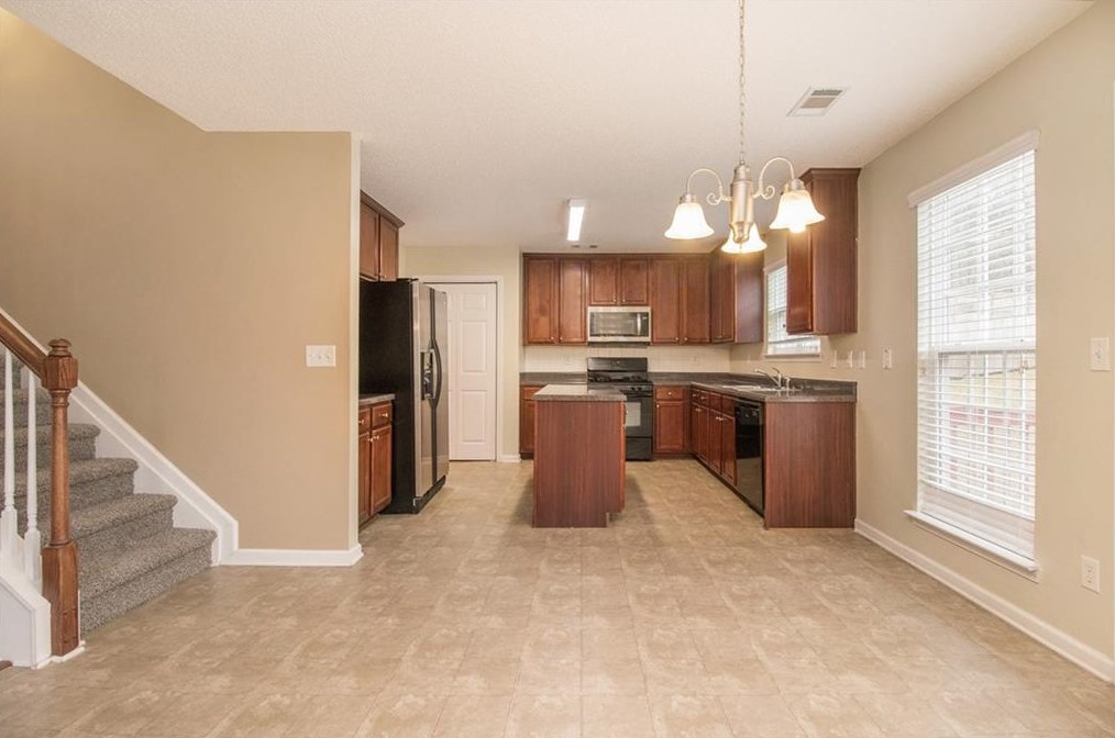 7658 Brazos Trl, Fairburn, GA 30213-5406