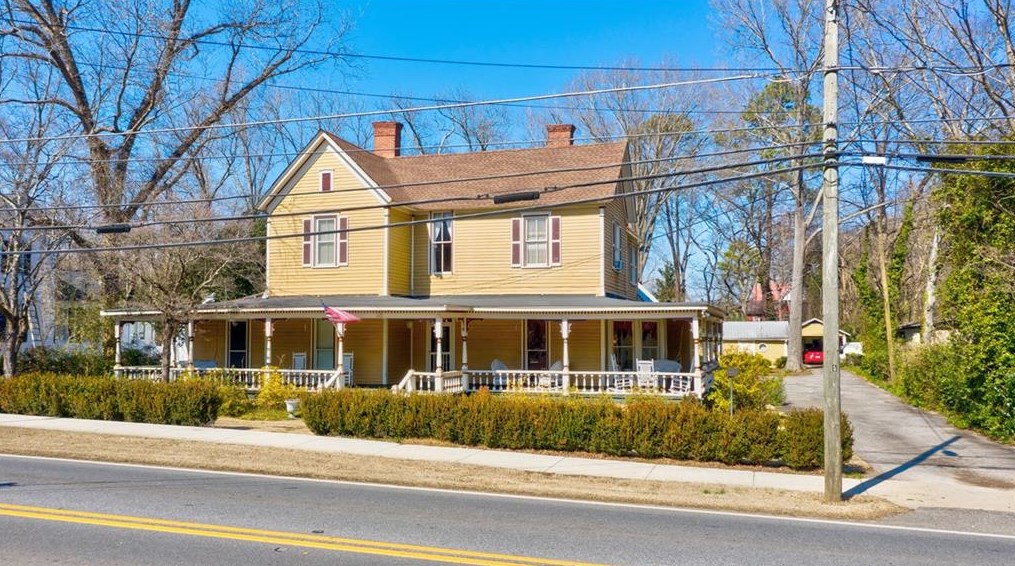 38 Alabama St, Cave Spring, GA 30124