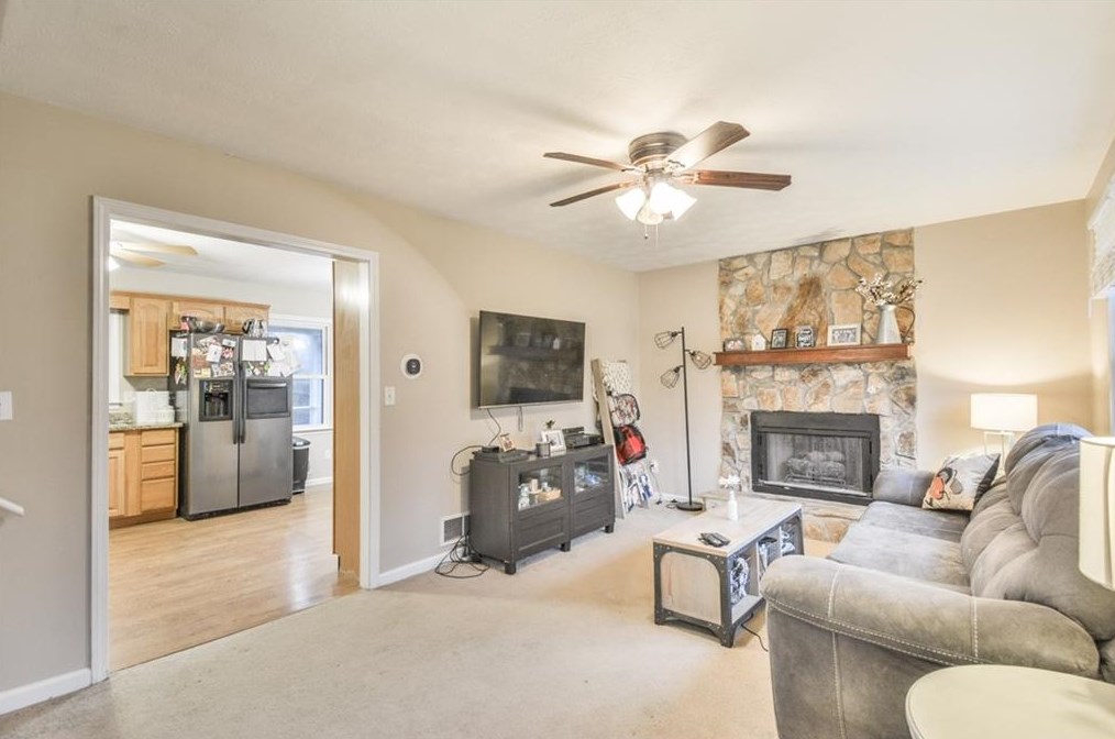 2270 Grayfield Dr, Grayson, GA 30017-1390