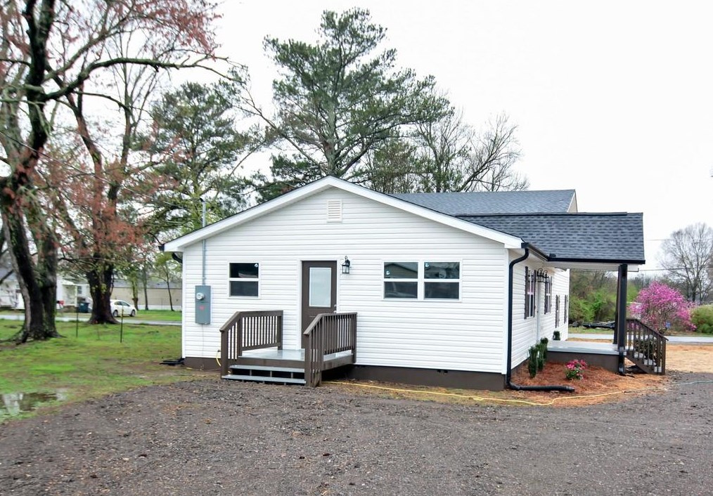 203 May St, Calhoun GA 30701-2745 exterior