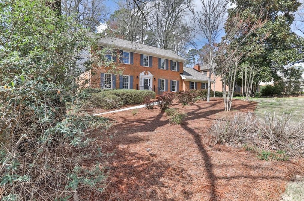 831 Montego Way Sw, Lilburn, GA 30047