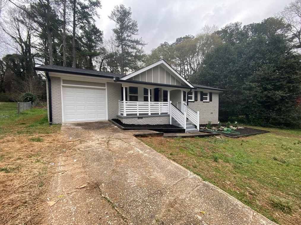 827 Cinderella Ct, Decatur, GA 30033-5811