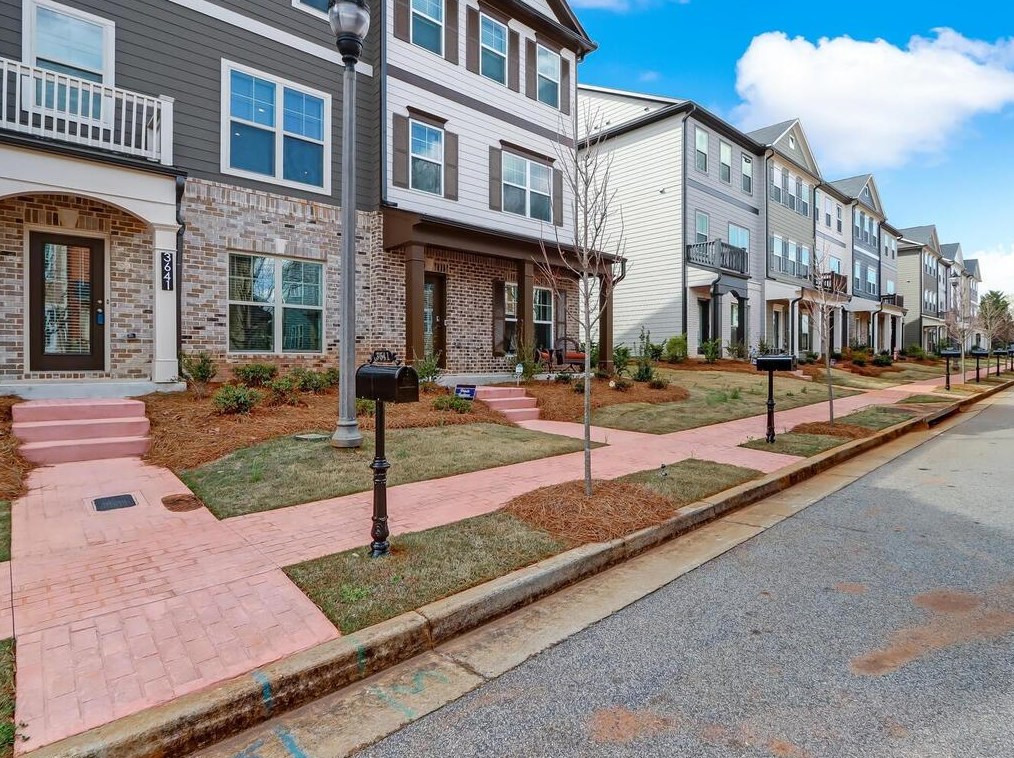 3641 Princeton Ave, Atlanta GA  30337-2904 exterior