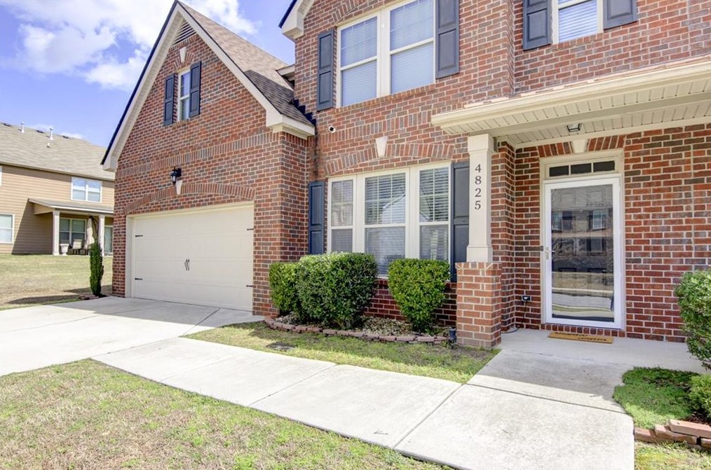 4825 Locherby Dr, Fairburn, GA 30213-4385
