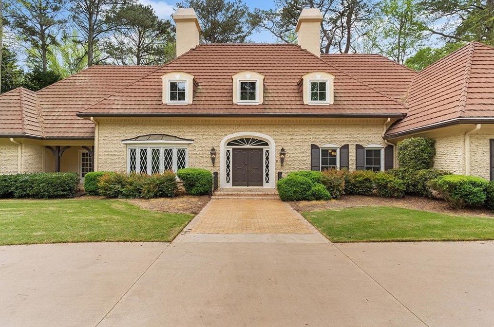 6030 Winterthur Dr, Atlanta GA  30328-4623 exterior