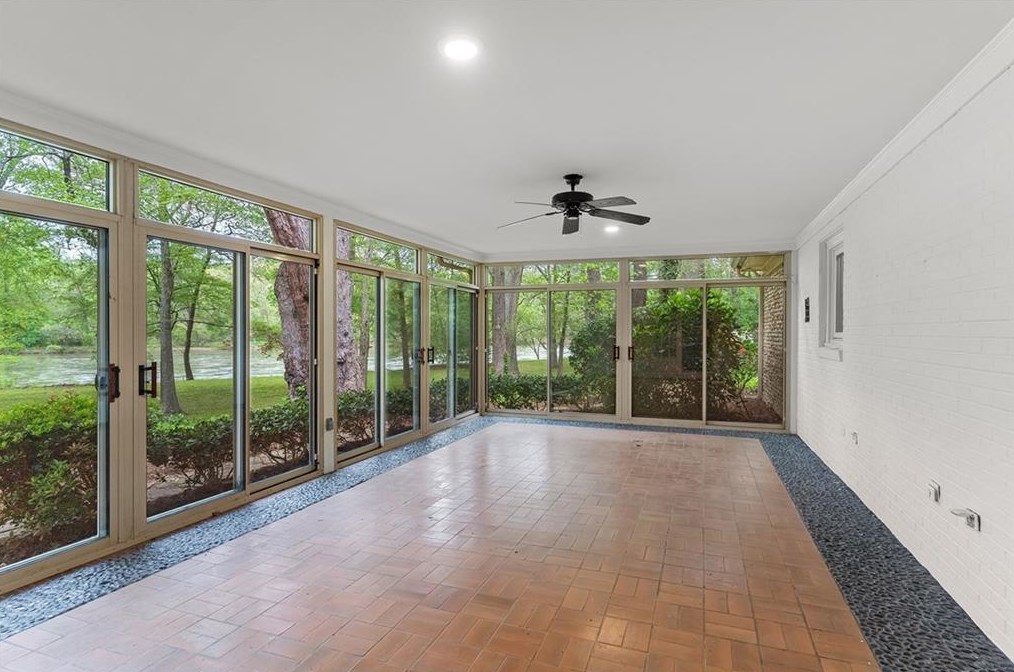 6030 Winterthur Dr, Atlanta GA  30328-4623 exterior