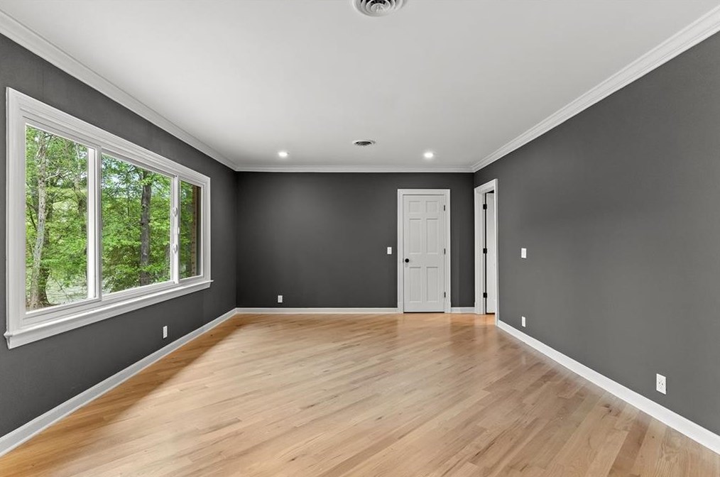 6030 Winterthur Dr, Atlanta GA  30328-4623 exterior
