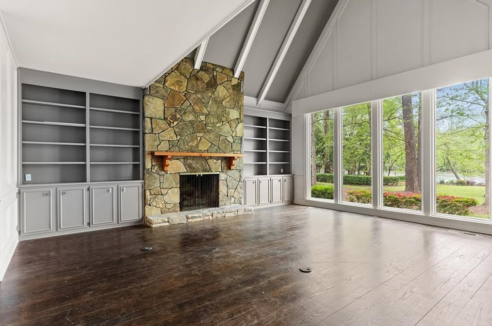 6030 Winterthur Dr, Atlanta GA  30328-4623 exterior