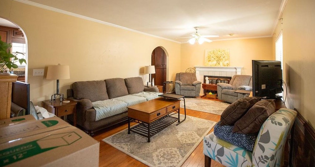 2267 Tapanzee Ln, Lawrenceville, GA 30044-5009