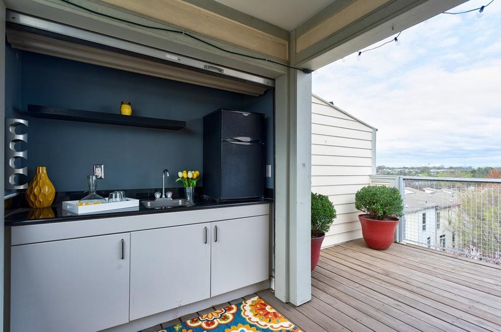 1260 Van Allen Mews, Atlanta GA 30318-4180 exterior