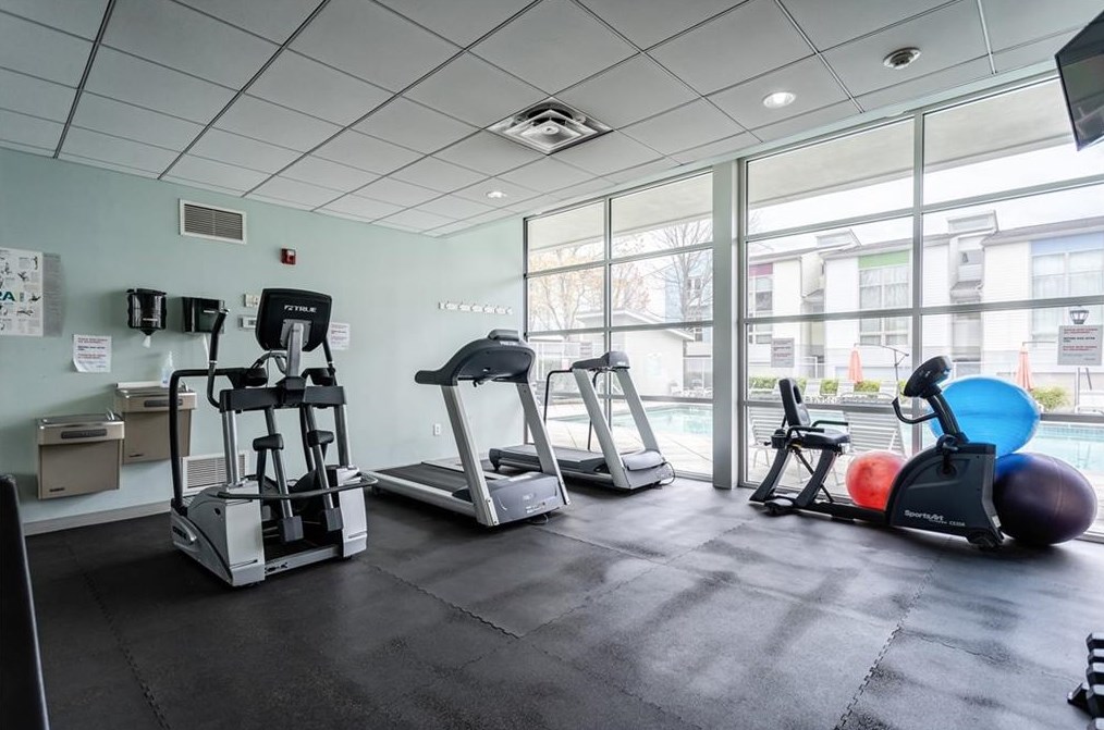 1260 Van Allen Mews, Atlanta GA 30318-4180 exterior