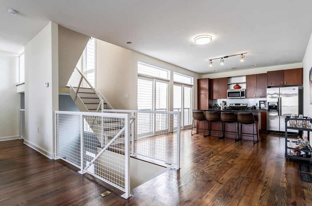 1260 Van Allen Mews, Atlanta GA 30318-4180 exterior