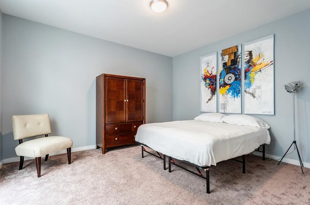 1260 Van Allen Mews, Atlanta GA 30318-4180 exterior