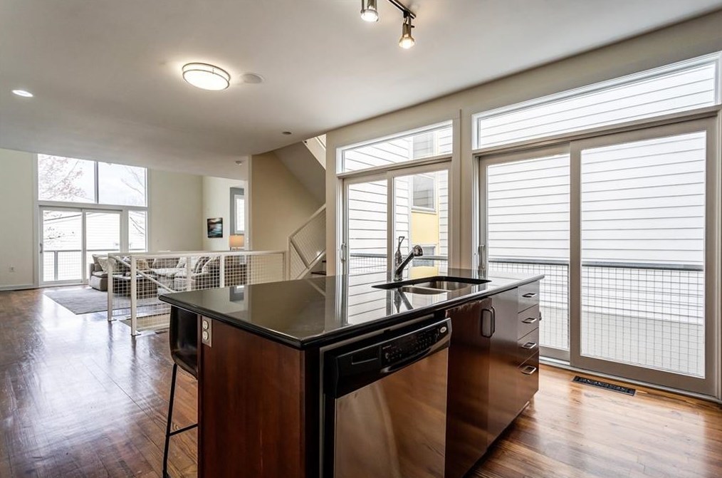 1260 Van Allen Mews, Atlanta GA 30318-4180 exterior